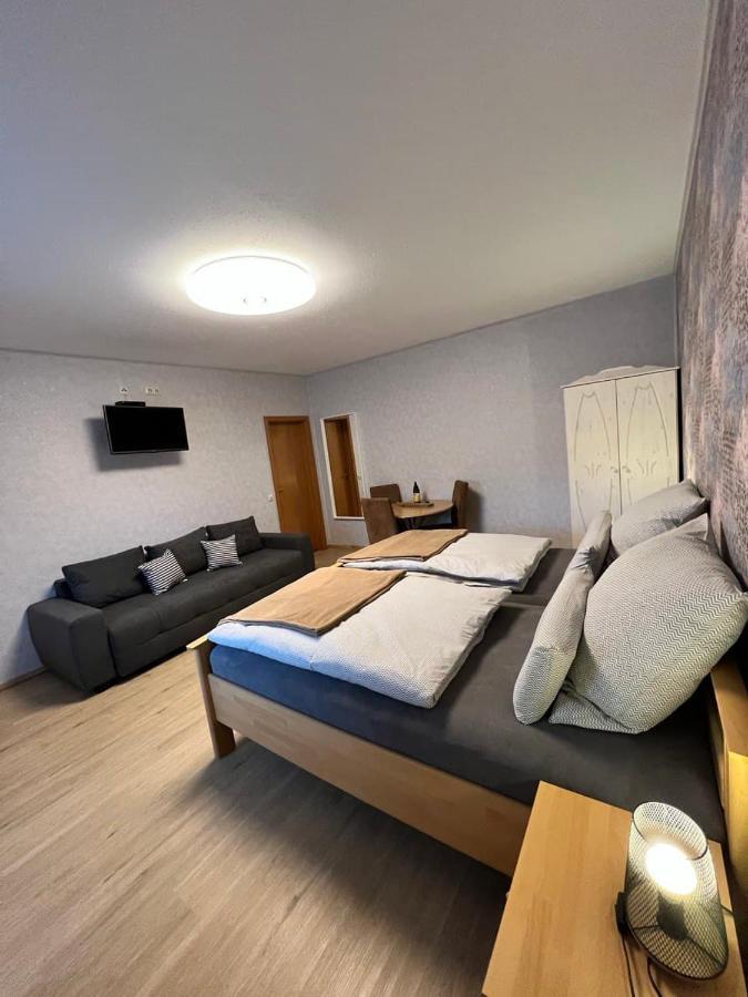 O&W Ferienzimmer Am Nuerburgring, Quiddelbach Kültér fotó